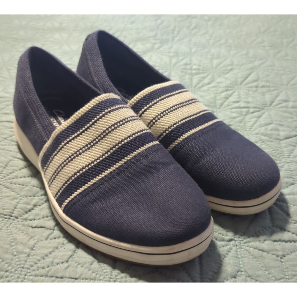 Clarks Women's Cloudsteppers BreezeSky Mist Sz 6 Washable Slip-Ons Navy Stretch - Picture 1 of 10